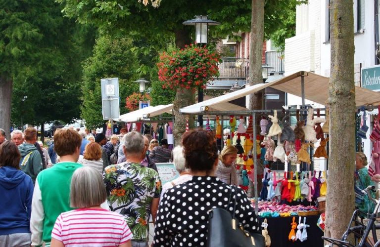 Feestweek en kermis in Hillegom — festival in Bollenstreek