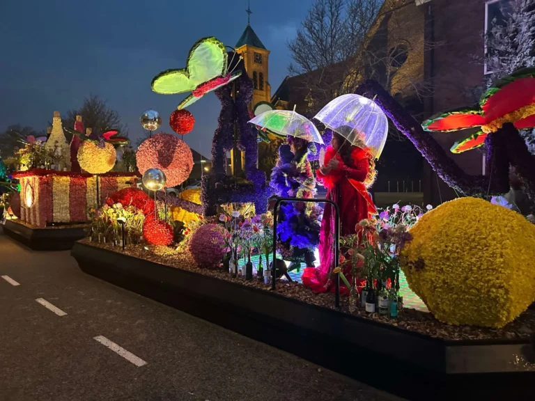Het verlichte Bloemencorso in Noordwijkerhout — festival in de Bollenstreek